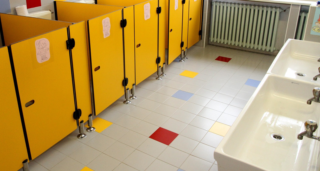 Sanitaires d'une école vignette